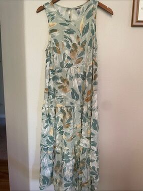 Sleeveless Floral Tiered Midi Dress in Sage